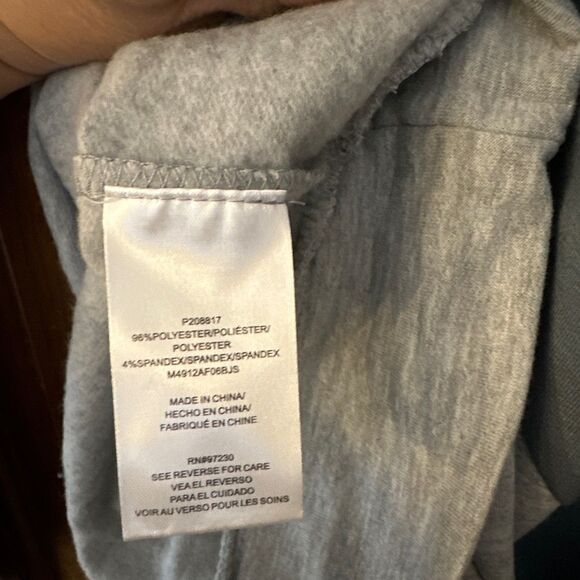 Steve Madden Soft Sweatshirt Size Small Gray Stormy Blue NWT - Picture 4 of 7